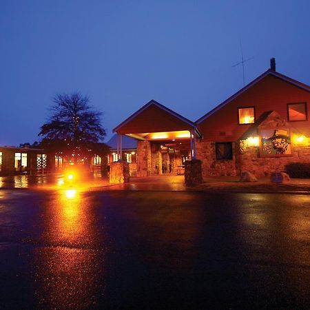 The Station Hotel Джиндабайн Экстерьер фото