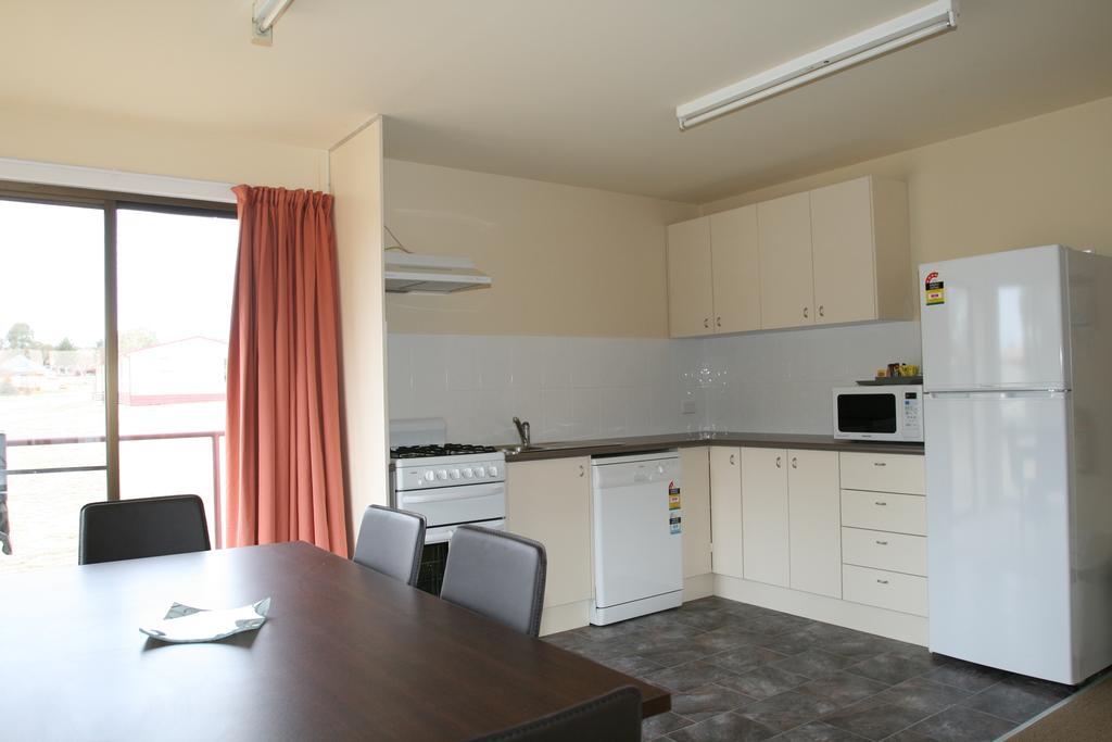 The Station Hotel Джиндабайн Номер фото